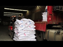 Bubuk campuran cetakan melamin sedang dimuat dan dikirim