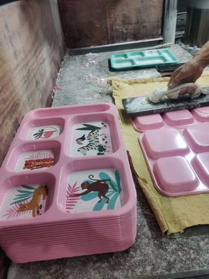 Bubuk Bahan Baku Melamin Tidak Beracun 99,8% Senyawa Moulding Urea