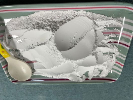 Peralatan Makan Kelembaban Rendah Melamine Glazing Powder 130-150 ℃ Titik Leleh 0,1% Maks
