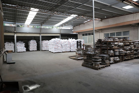 Food Grade Tripolycyanamide Melamine Moulding Powder Untuk Peralatan Makan 1.573g/m3