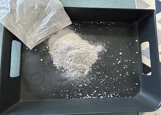 990,9% kemurnian Melamin bahan baku bubuk glazing Tidak beracun 25kg / kantong Cyanuramide