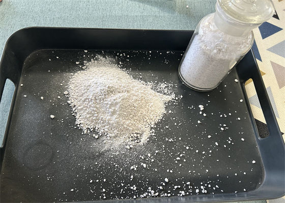 990,9% kemurnian Melamin bahan baku bubuk glazing Tidak beracun 25kg / kantong Cyanuramide