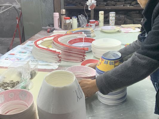 Melamin Decal Paper Disesuaikan Untuk Perlengkapan Meja Berbentuk Berbeda