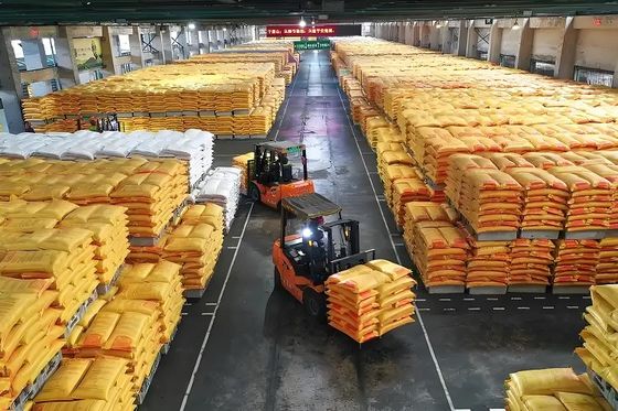 LG110 LG220 LG250 Serbuk Melamin Kaca Untuk Menyinari Melamin Perlengkapan Meja